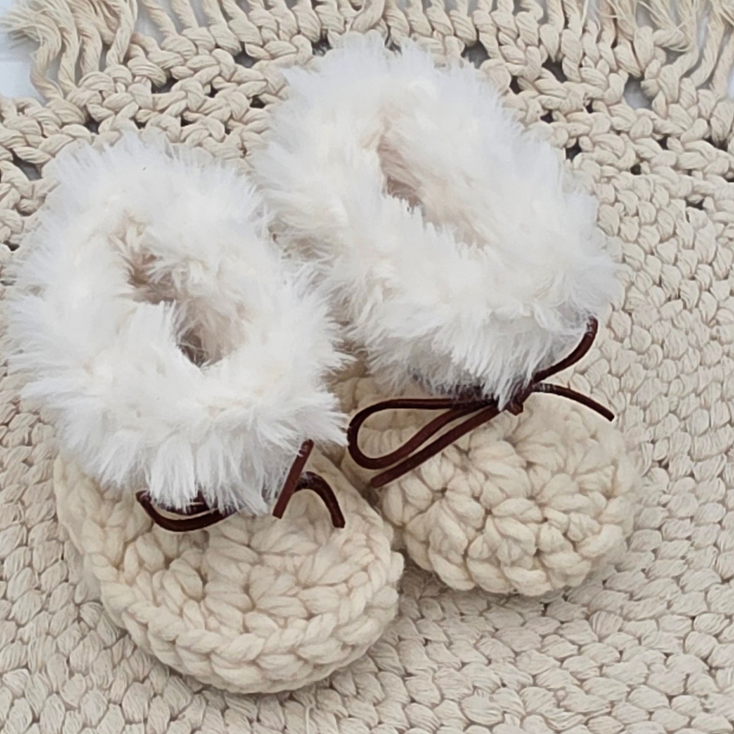 Cozy Cream Baby Booties – Faux Fur Trim