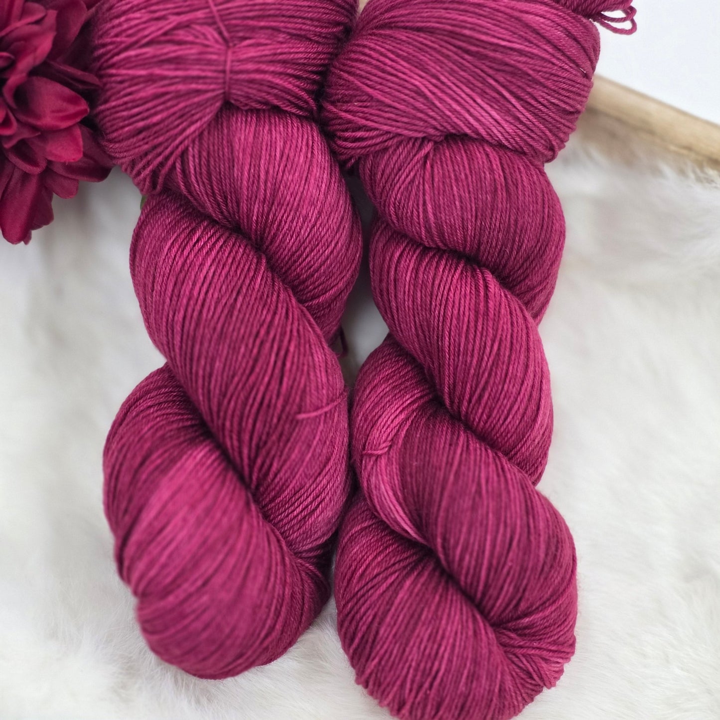 🌺 Berrywine – Hand - Dyed Luxury Sock Yarn | 70% Superwash Merino / 30% Nylon | Fingering Weight | 100g / 400m hand dyed yarn by A Splash Of Fiber — artisan fiber and handmade creations