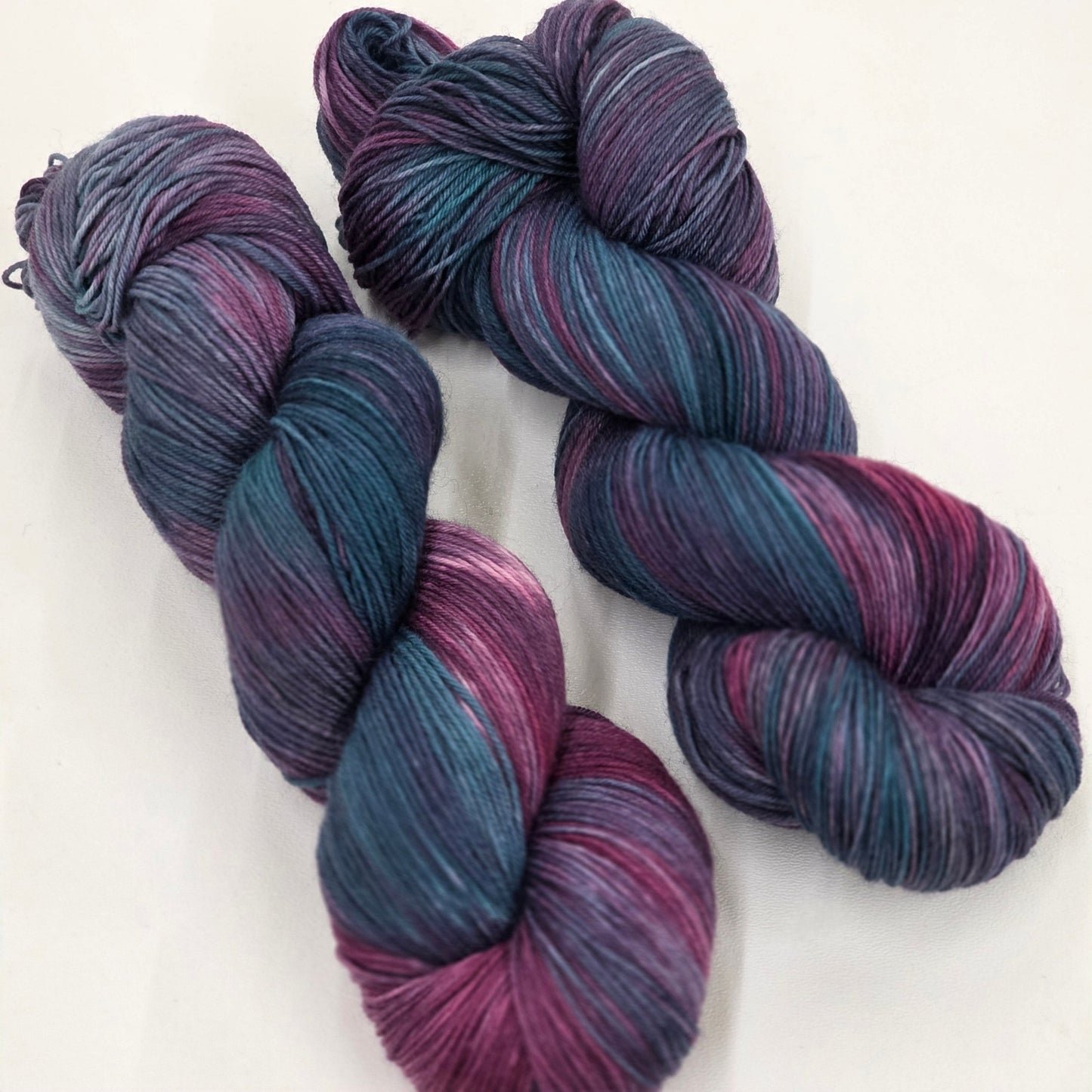 ✨ Spellbound – Hand - Dyed Luxury Sock Yarn – 70% Superwash Merino / 30% Nylon, 100g / 400m hand dyed yarn by A Splash Of Fiber — artisan fiber and handmade creations