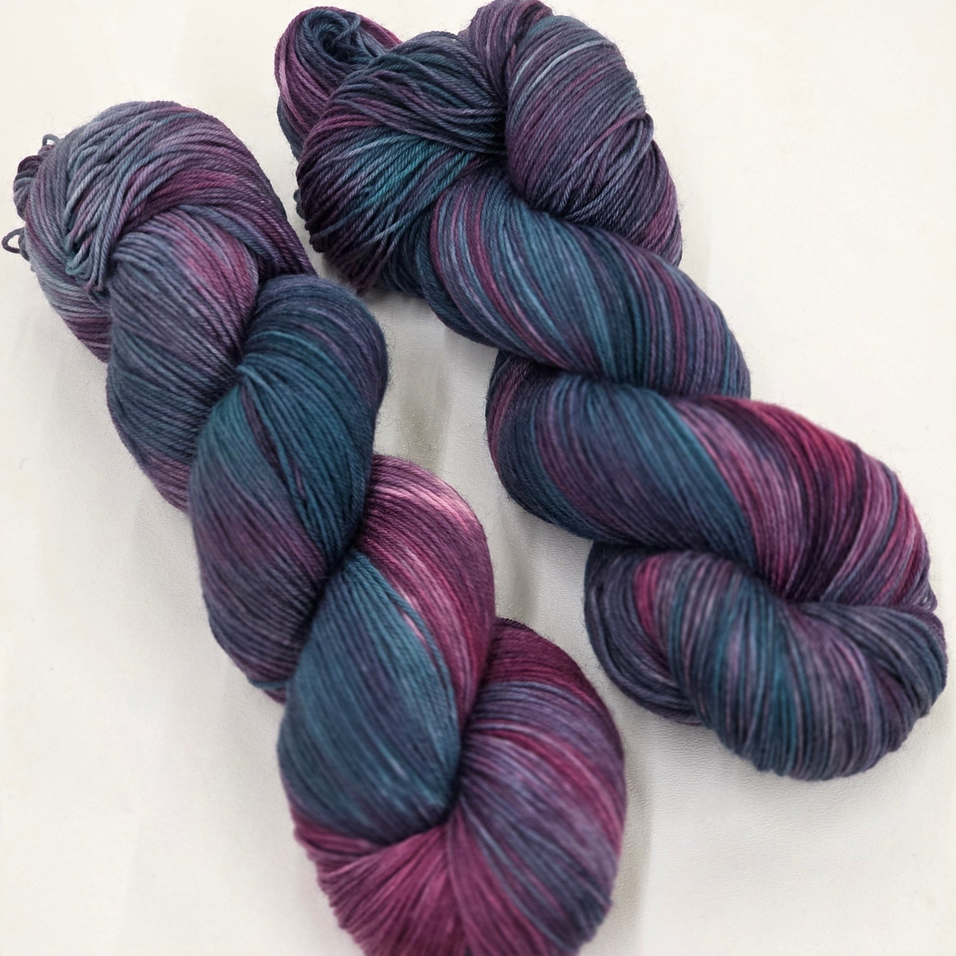 ✨ Spellbound – Hand - Dyed Luxury Sock Yarn – 70% Superwash Merino / 30% Nylon, 100g / 400m hand dyed yarn by A Splash Of Fiber — artisan fiber and handmade creations